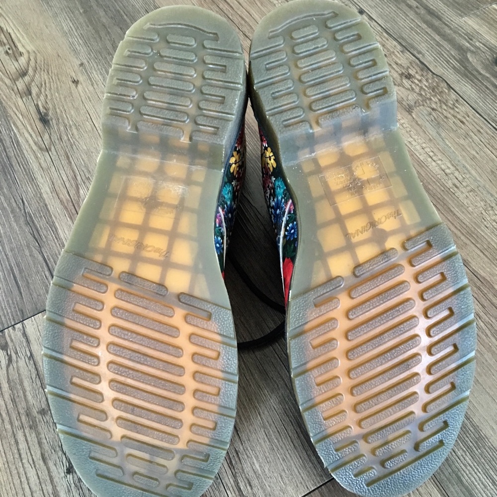 🌺🌼Floral Dr. Martens boots🌺🌻🌸 - Picture 4 of 6